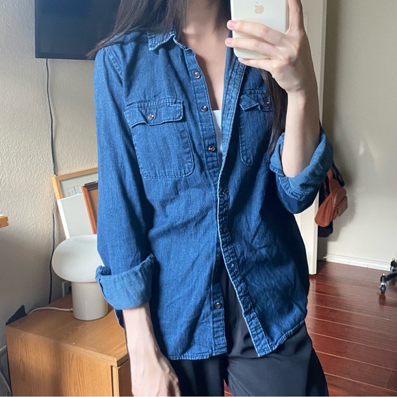 Old Navy Chambray Long Sleeve Button Down Shirt - Picture 3 of 4